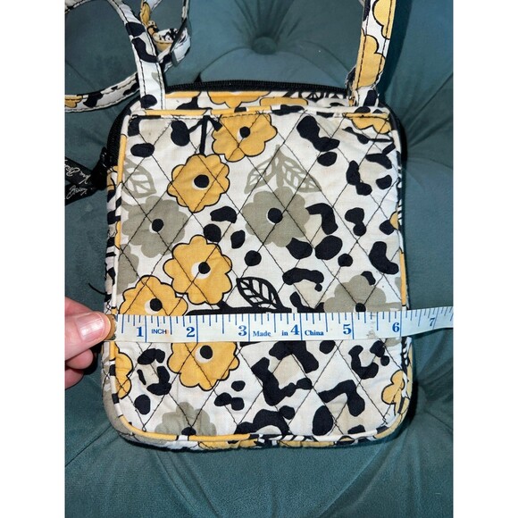 Vera Bradley Floral quilted wallet-crossbody- wristlet - Picture 7 of 9